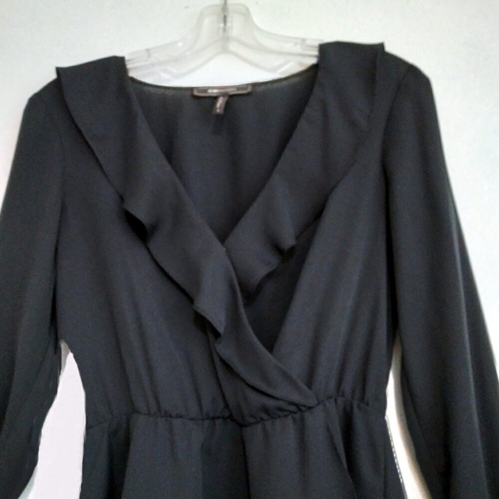 Black Long Sleeve Top Ruffled Low Neck&Cuffs Layers of Pointed Cuts on Hem Sz S - Picture 2 of 12